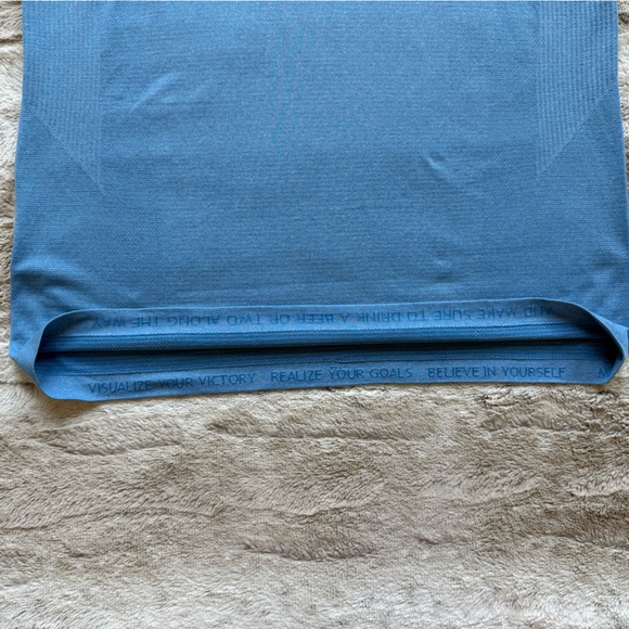 Lululemon Men’s Metal Vent Tech Short Sleeve Polo Shirt
Size M - Picture 5 of 8